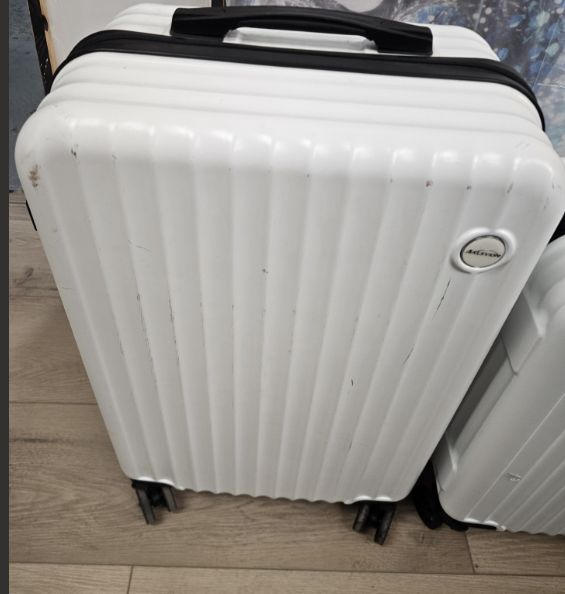 Aklsvion 2-Piece Hardside Luggage Set