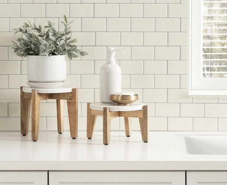 Kate &amp; Laurel Icelyn Round Plant Stand Set