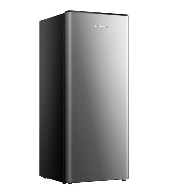 *Imperfect* Hisense 20-inch W 6.3 cu.ft Apartment Size Fridge
