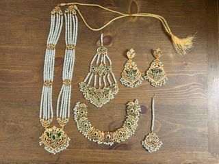 Nauratan Bridal Set