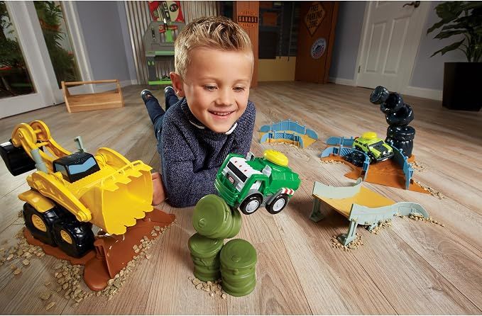 Little Tikes Slammin' Racers Scrapyard Derby