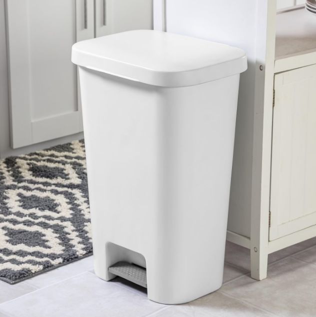 Sterilite 45 L Step-On Waste Basket