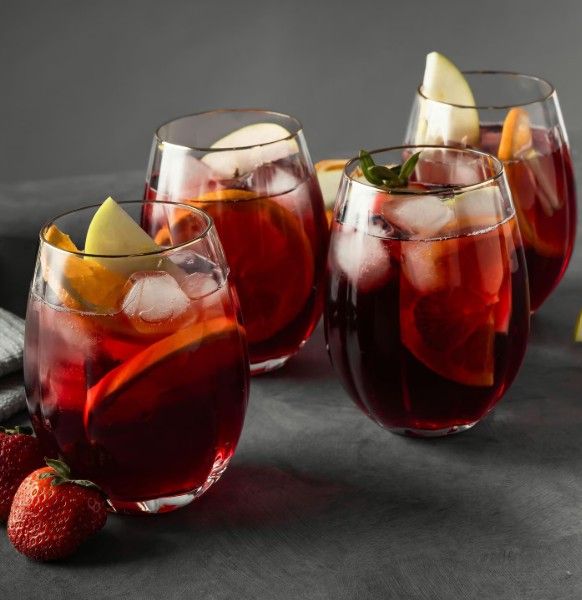 Thyme &amp; Table 4-Piece Scalloped Stemless Wine Glass Set with Gold Trim