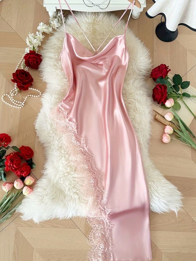 Pile Collar Lace Nightgown