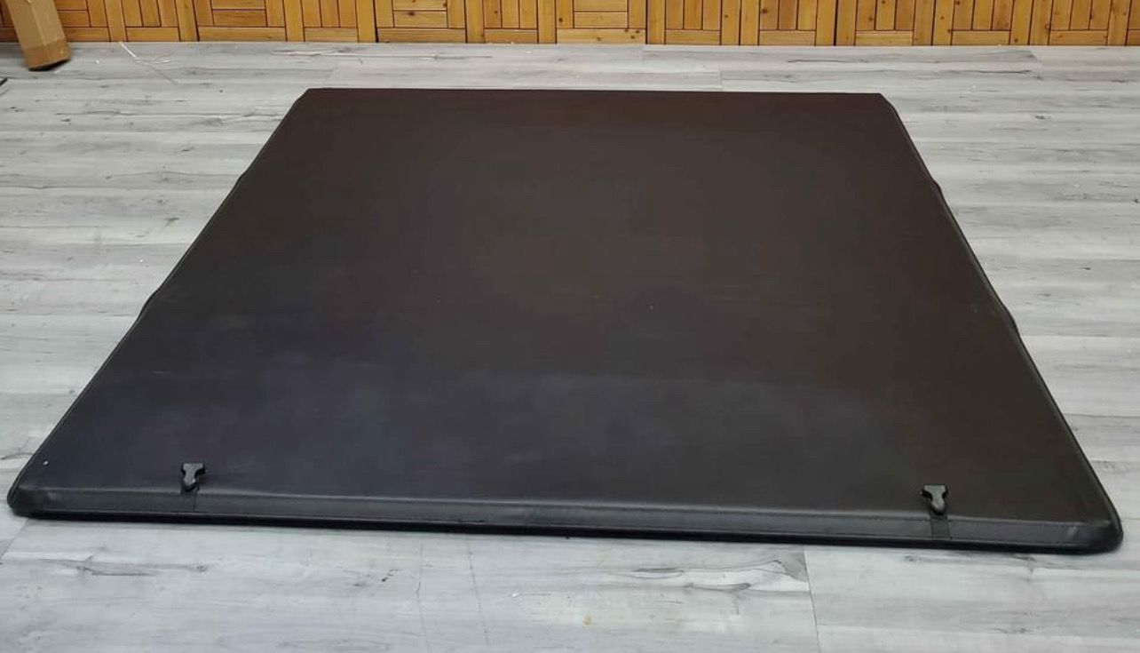 2014-2021 Toyota Tundra Soft Tri-Fold Tonneau Cover 5ft, 6 in. Truck Bed-TFXTFX5007