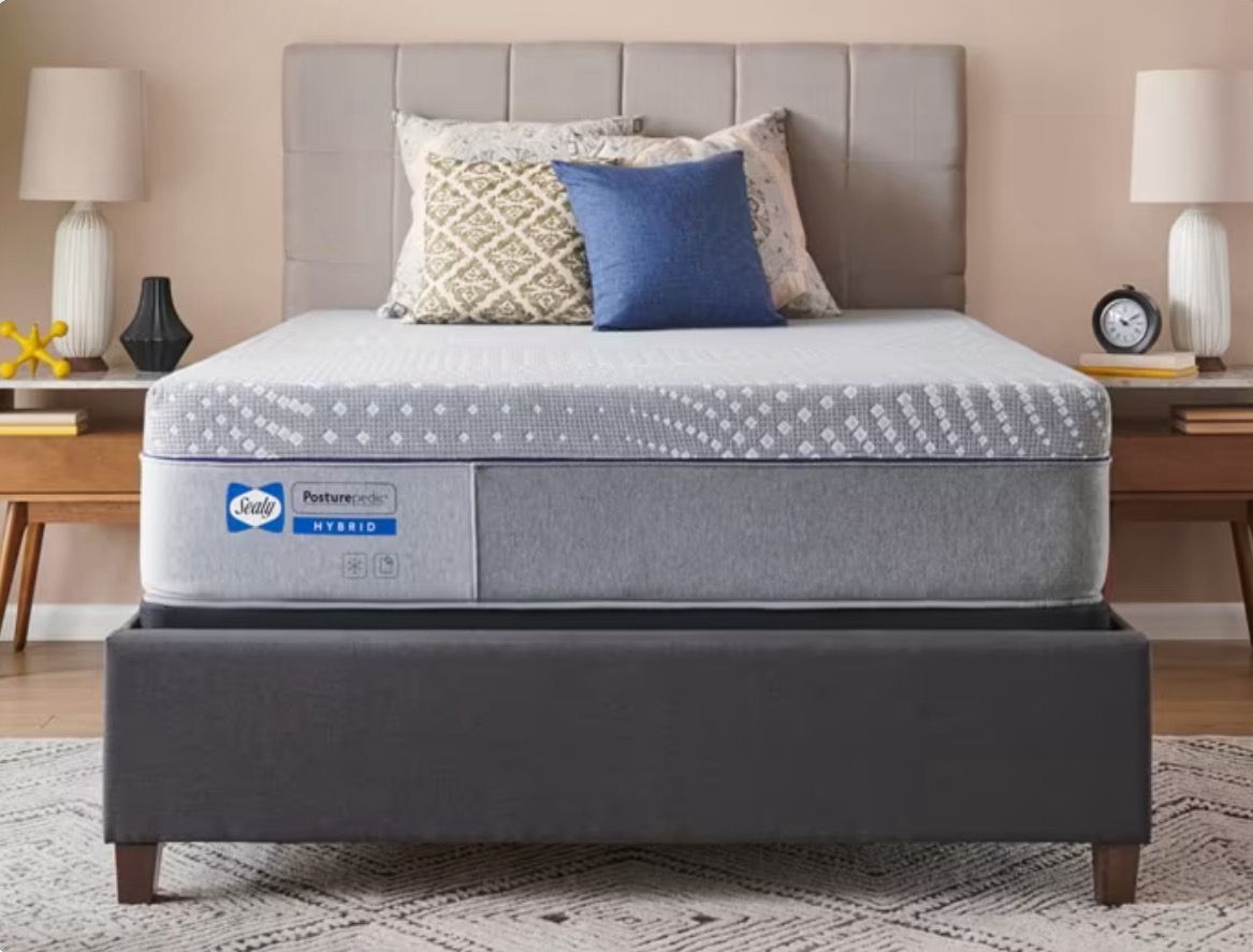 King Size Sealy Posturepedic Hybrid  14" Plush Mattress