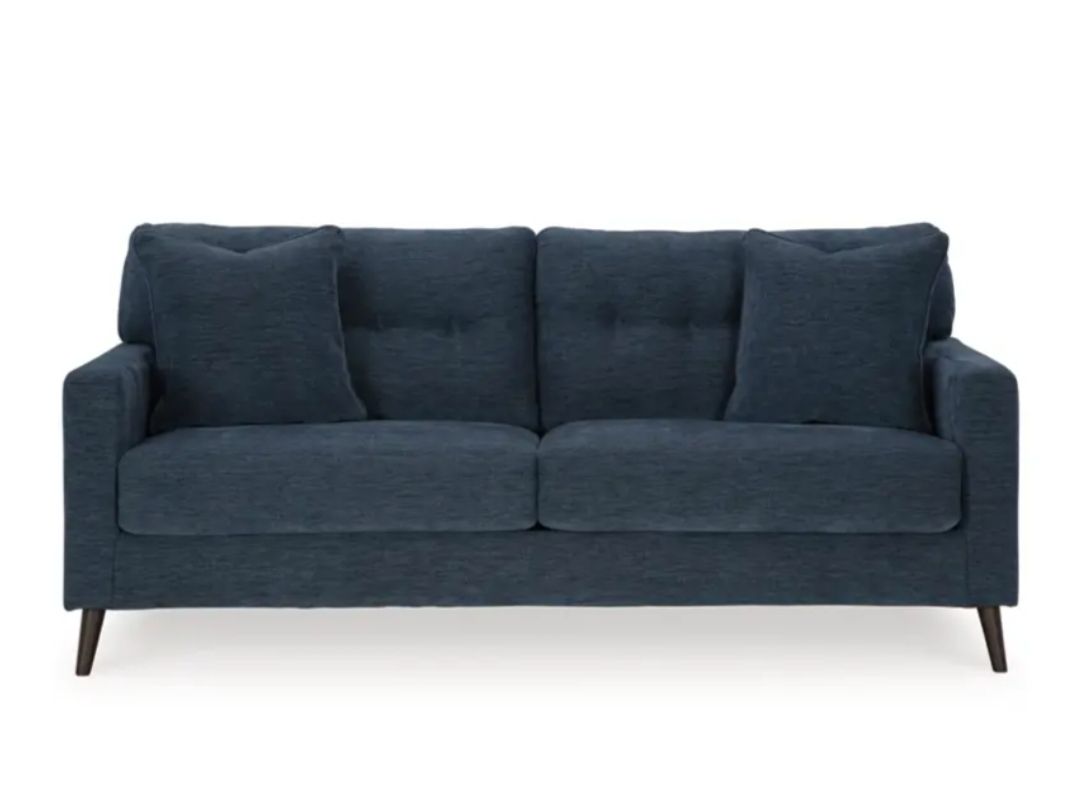 Mid-Century Modern Tufted Sofa with 2 Pillows Signature Design by Ashley Bixler