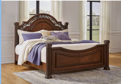 Lavinton Queen Poster Bed By Ashley Design