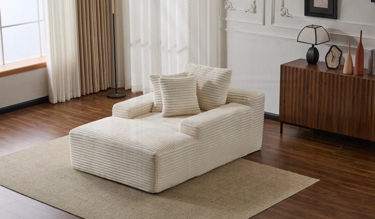 Oversized Chaise Lounge Chair In Cream Oversized Chaise Lounge Chair In Cream