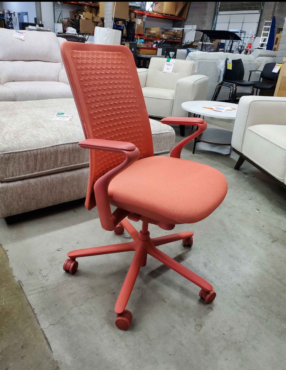 Original Verve Office Luxury high-performance work chair in Coral color by Branch Original Verve Office Luxury high-performance work chair in Coral color by Branch