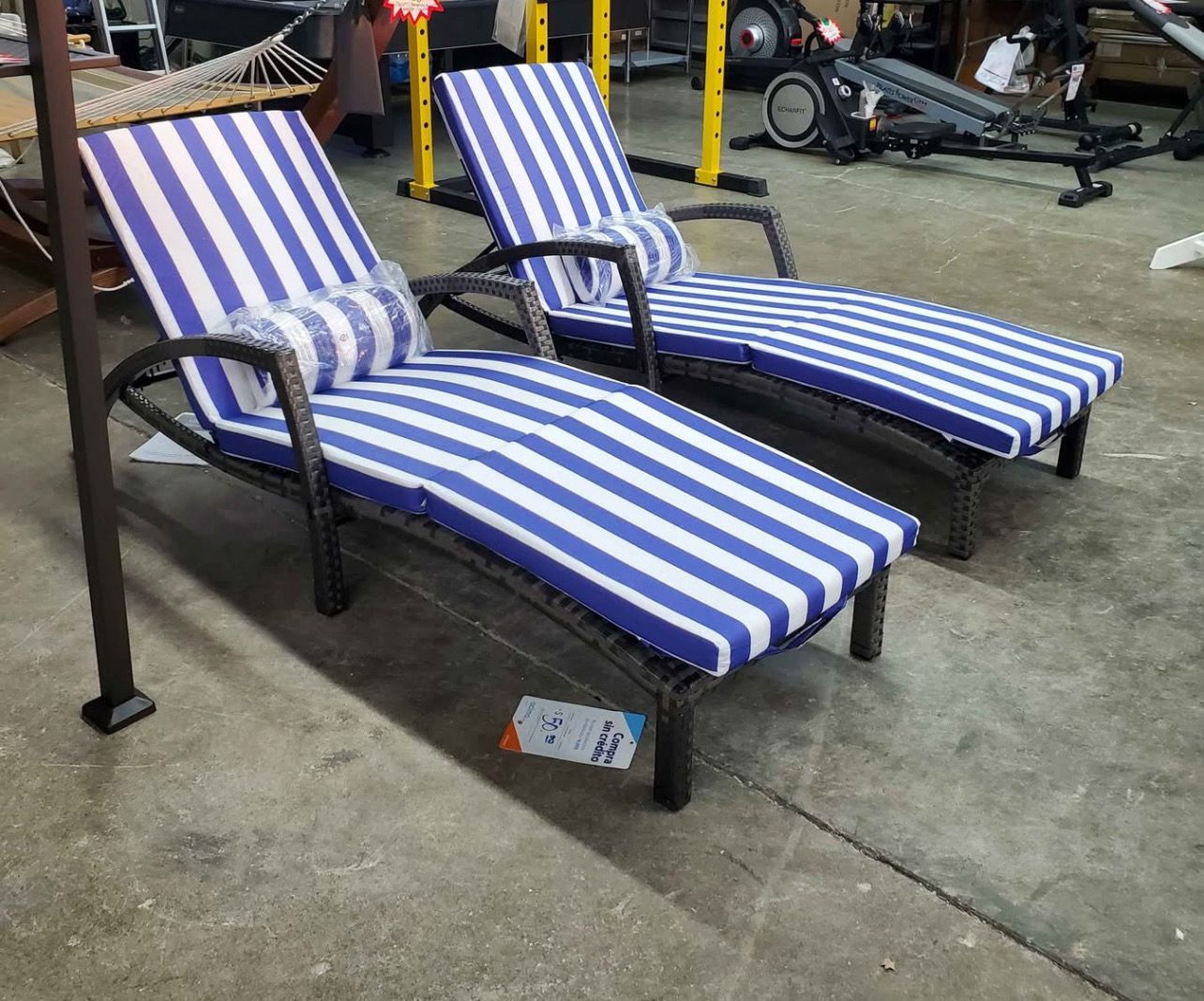 Pool Wicker Chaise Lounge Chairs Outdoor Set of 2 w/ 5 Adjustable Back Angle Thicken Cushion Pool Wicker Chaise Lounge Chairs Outdoor Set of 2 w/ 5 Adjustable Back Angle Thicken Cushion