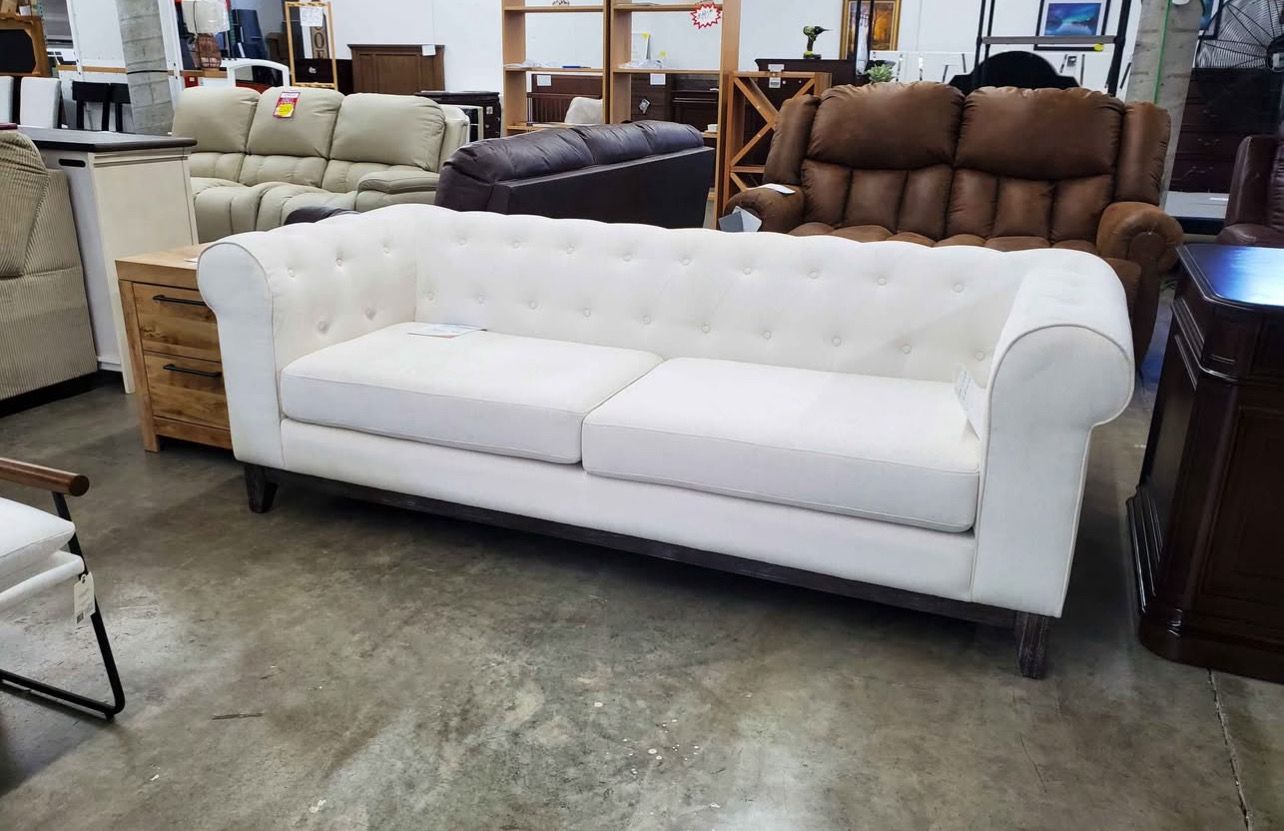 Chesterfield Sofa Couch Gwen Stain Resistant Fabric Button-Tufted