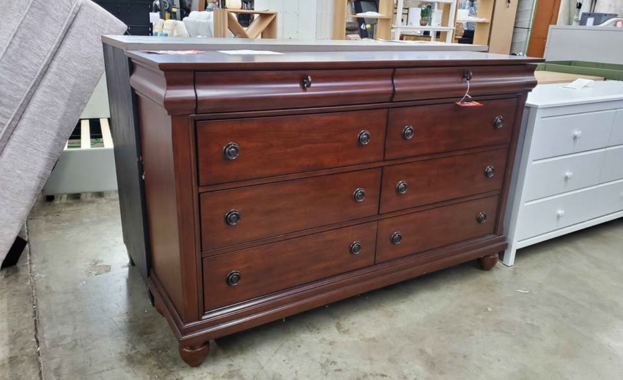 Bedroom Liberty Furniture Rustic Traditions Rustic Cherry 6-Drawer Dresser