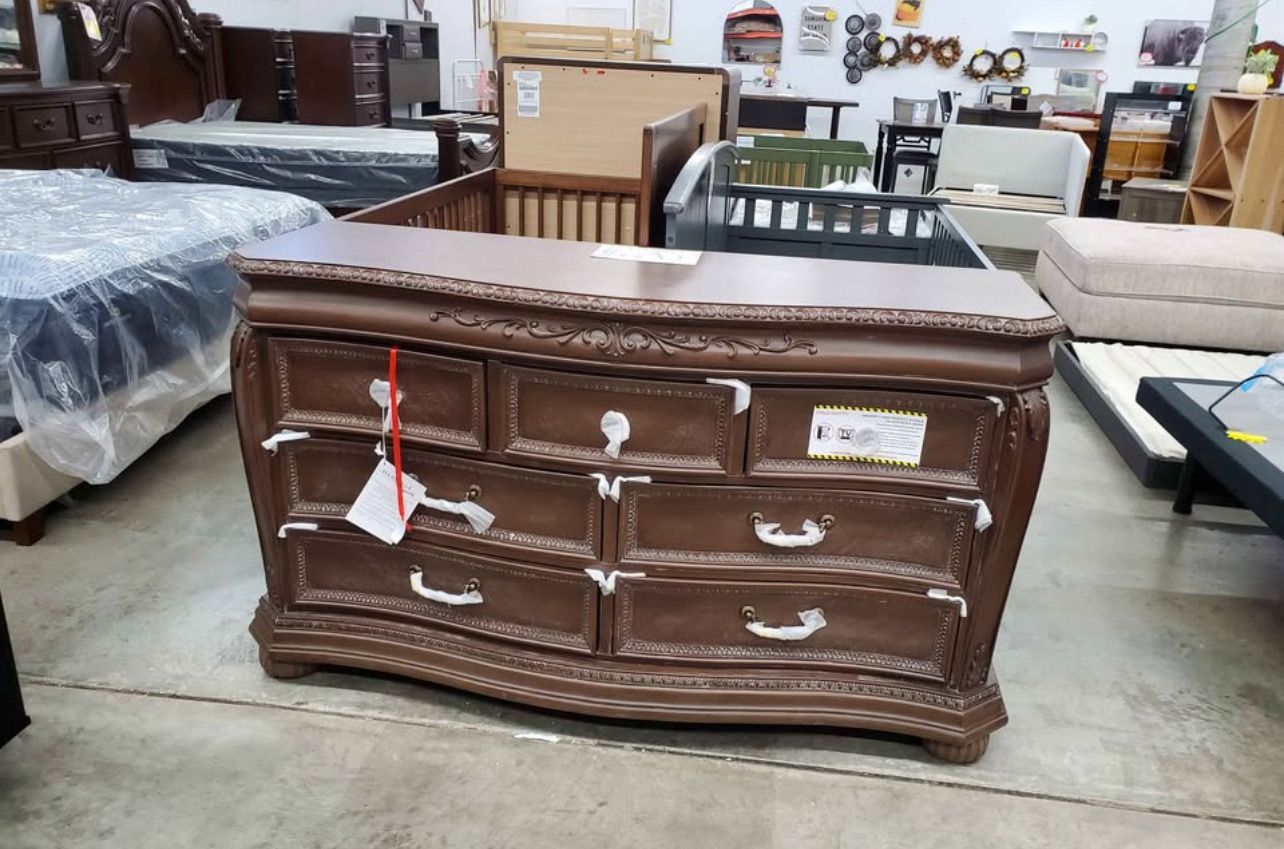 Bedroom, Nursery Kingsley Wessex 7 Drawer Double Dresser Euro Truffle