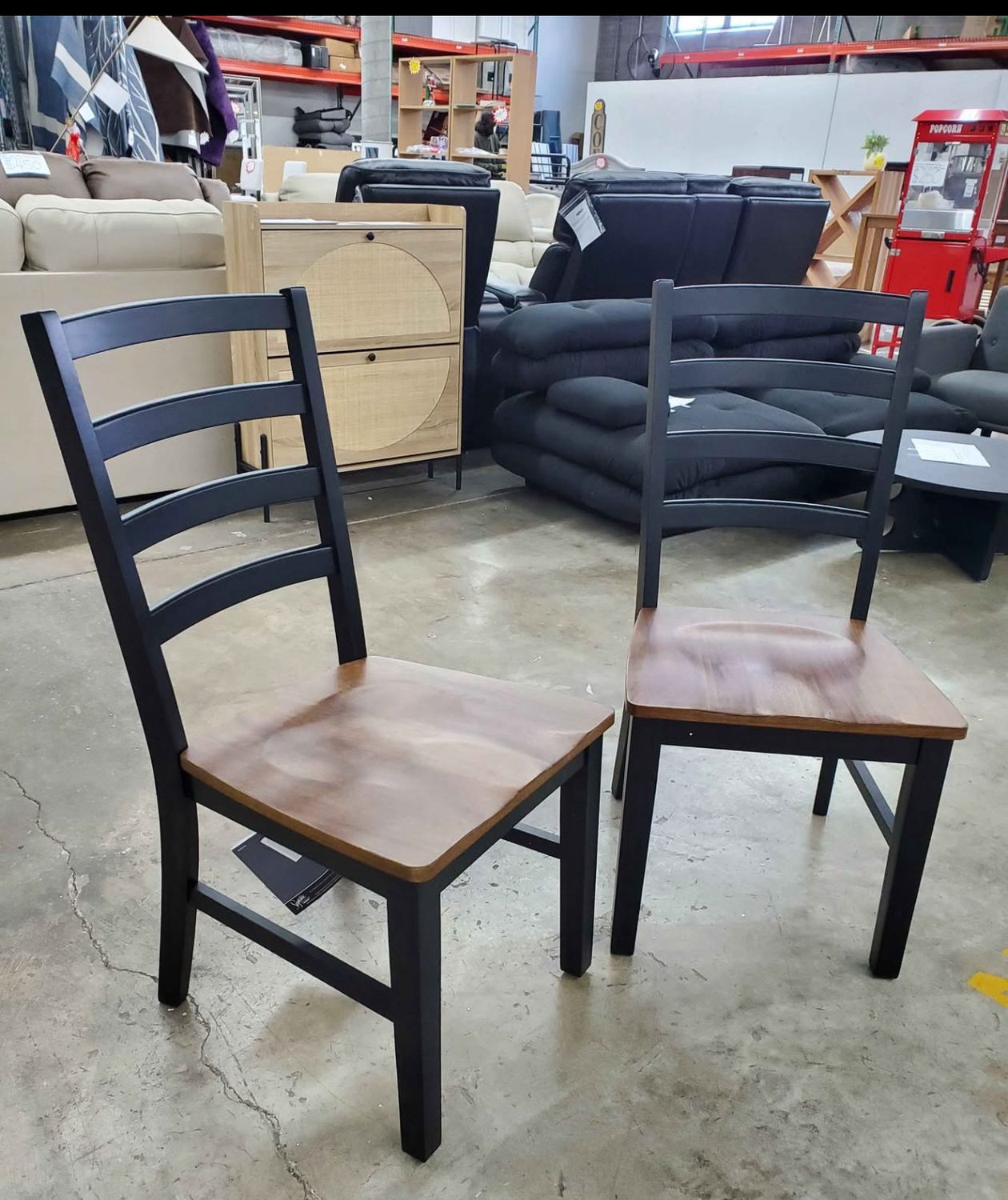 Wildenauer Wood Dining Room Side Chair (Set of 2) Signature DESIGN BY ASHLEY