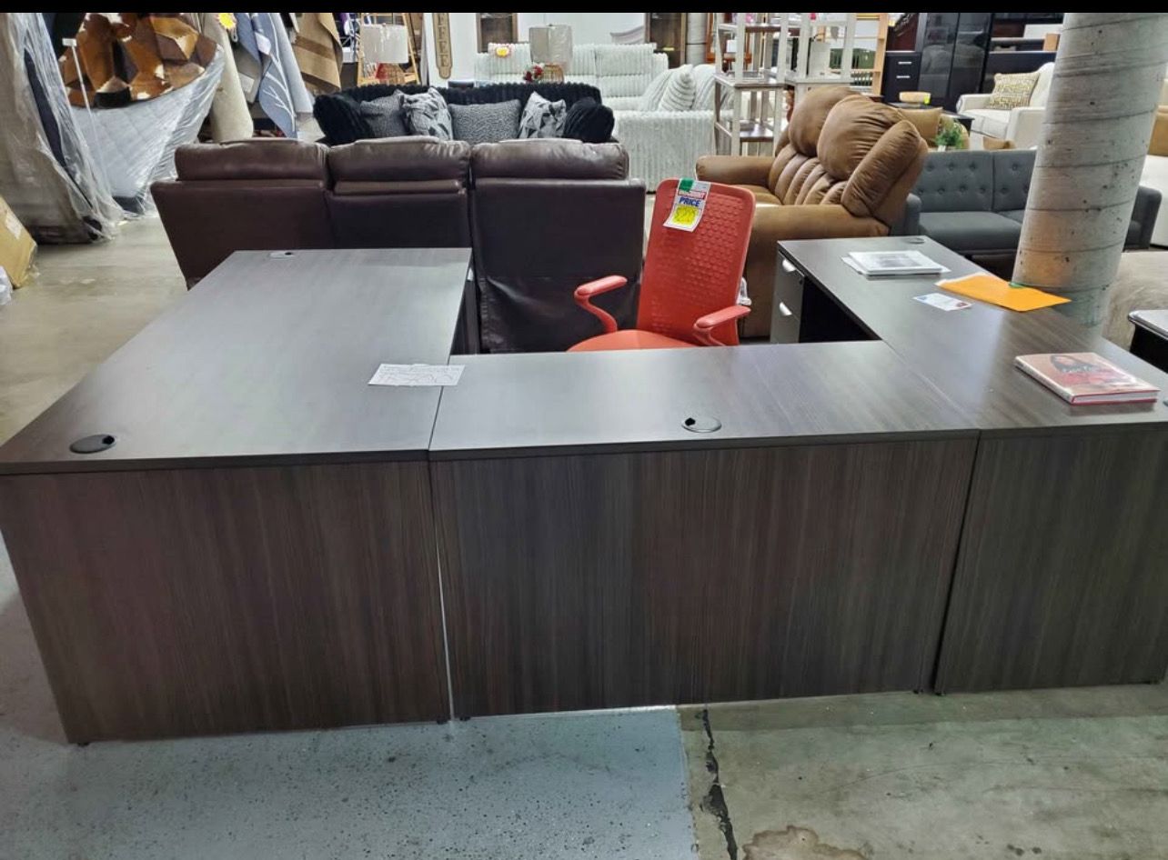 Reception, Office Legacy 71 in x 35 in. Ash Grey U Desk with Double Pedestal and 47 in. Bridge