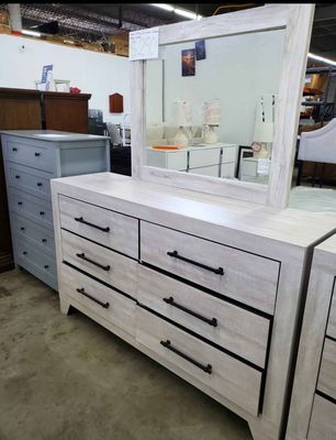 6 Drawer Dresser and Mirror Set with English Dovetails Light Gray Furniture of America