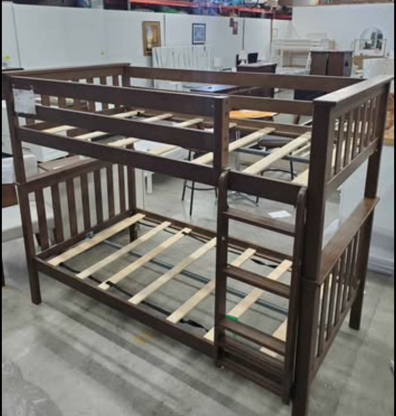 Twin/Twin Bunk Bed Max & Lily for Kids, Solid Wood Low Bunk Beds with Ladder