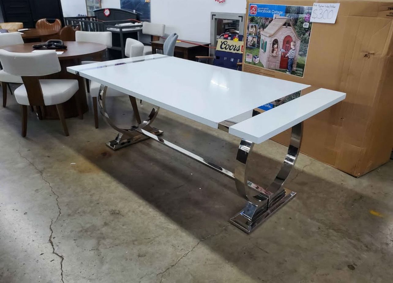 Modern Luxury Dining Table with Polished Stainless Steel Circle Base - 78 inch - Silver
