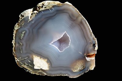 Geode Centre Agate, Light fortification with mineral inclusion