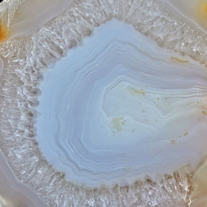 Agate with floater crystal