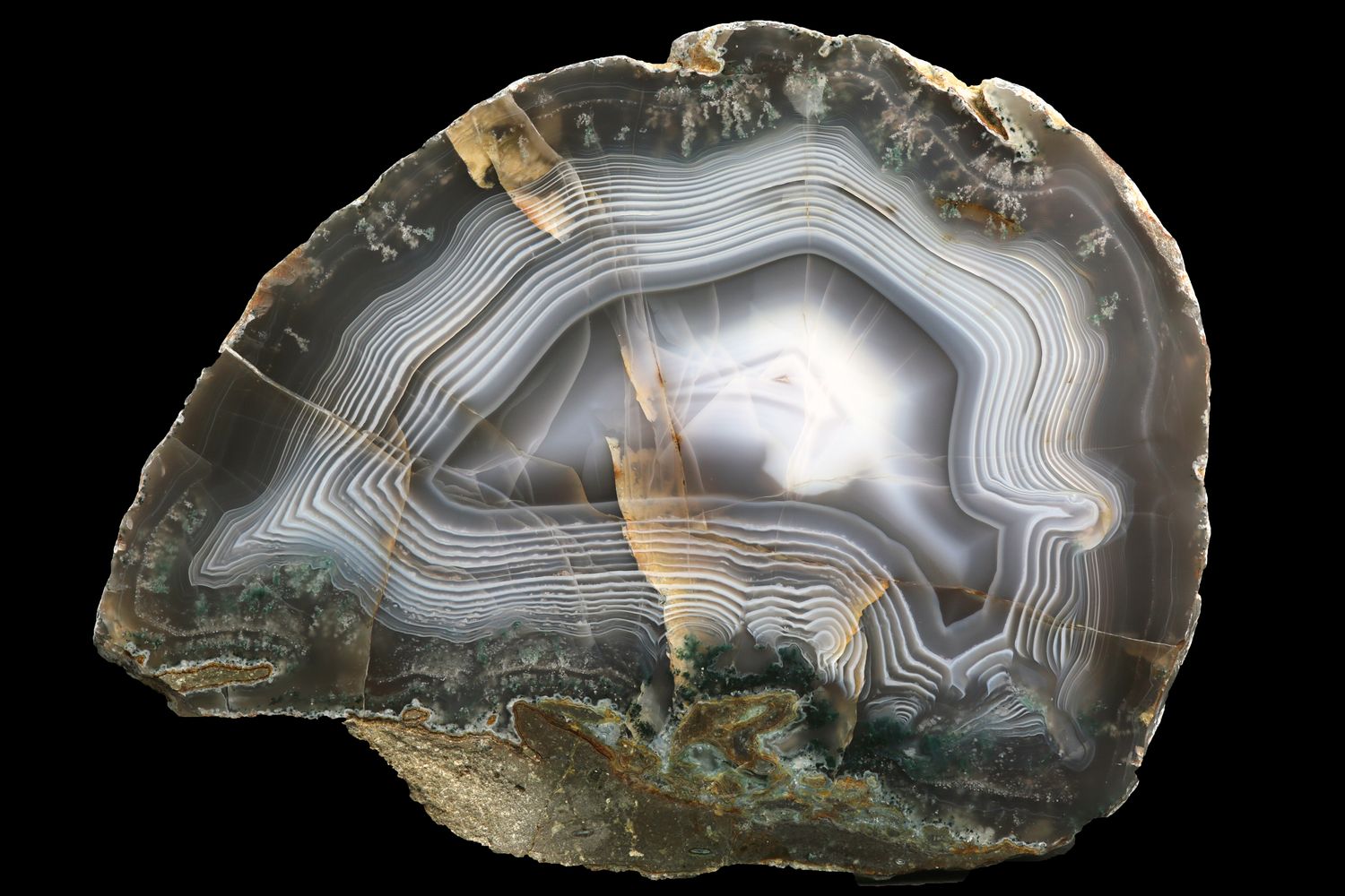 Heavily Fortified Agate with mineralised edge (large 3.34kg)