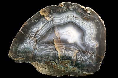 Heavily Fortified Agate with mineralised edge (large 3.34kg)