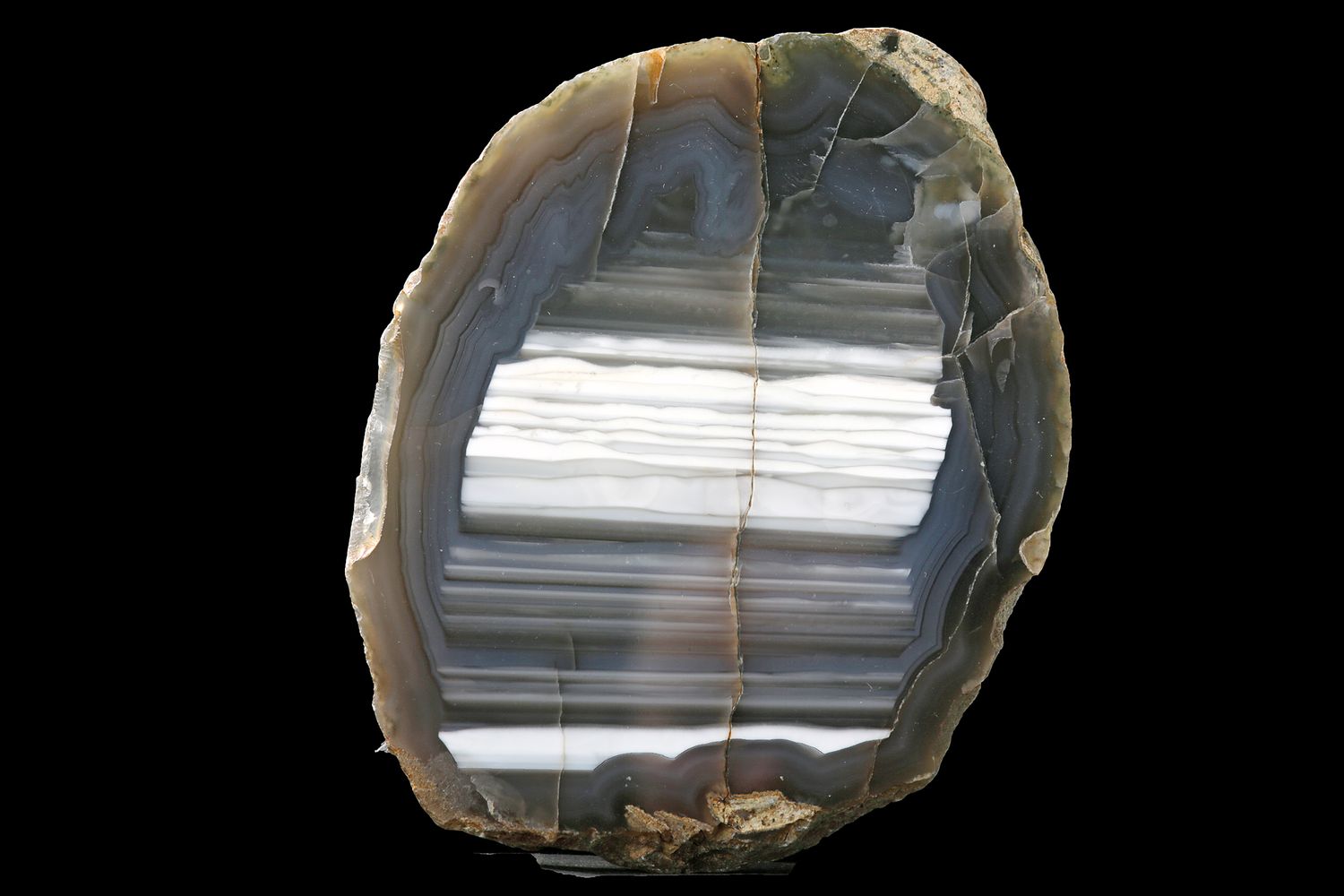 Picture Agate. Fortification edge and banded centre
