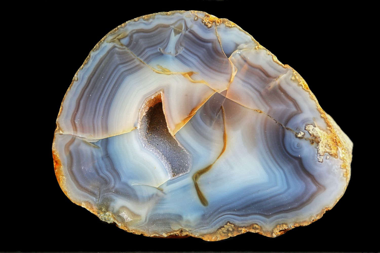 Fortification Agate with a sparkly geode in the middle