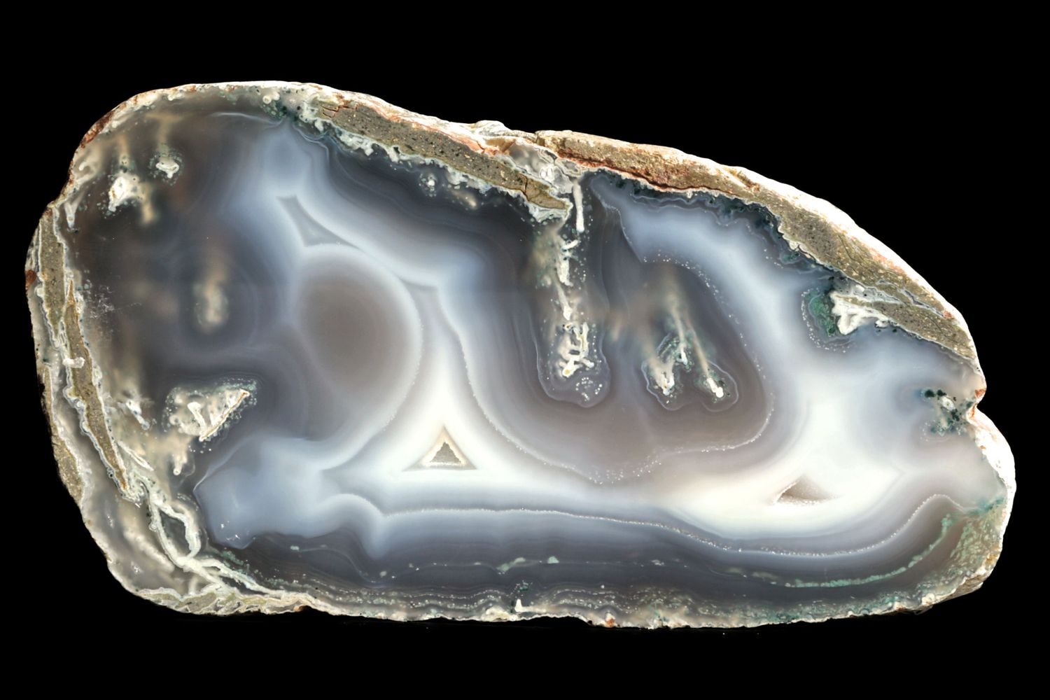 Fortification Agate, Two small Geodes.  Plumy Moss.  Green inclusion in the layering of the lines.  Flawless Agate (no cracks or flaws) (1.9 kg)