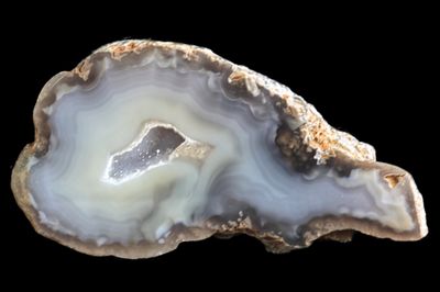 Fortification Agate, with geode centre