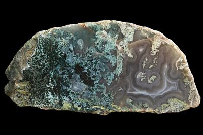 Moss Agate, Grey light Fortification Agate in one end (1.467 kg)