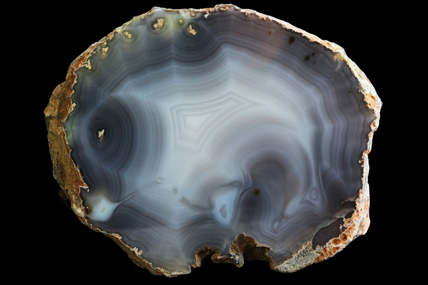 Large Fortification Agate, Mossy areas, Dendrites, "Kiwi" like pattern in the centre (2kg)