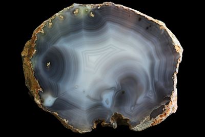 Large Fortification Agate, Mossy areas, Dendrites, "Kiwi" like pattern in the centre (2kg)
