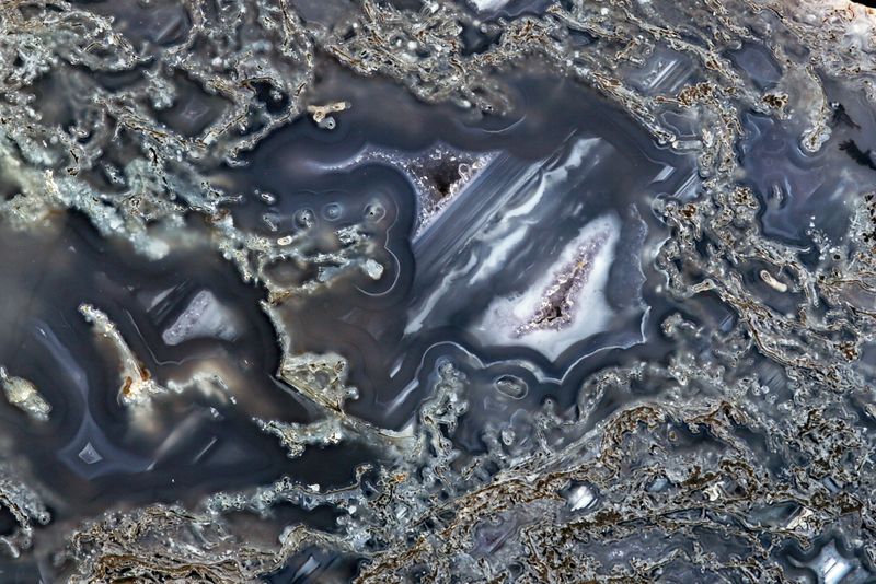 Double Crystal Geode, pale Amethyst, RARE &amp; Very Large 2.24 kg
