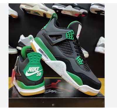 JORDAN 4 ALTERNATE  BLACK