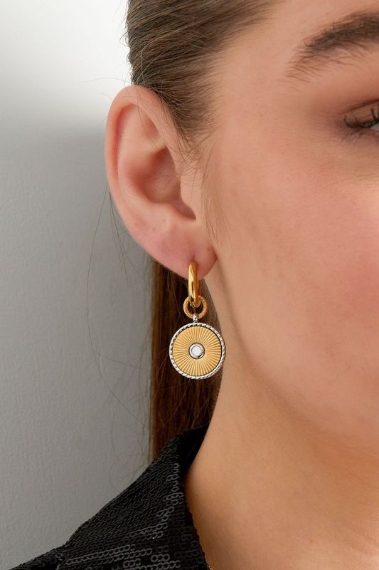 Oorbellen rond goud