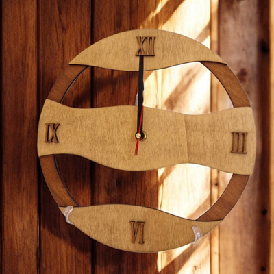 Orologio in legno da parete