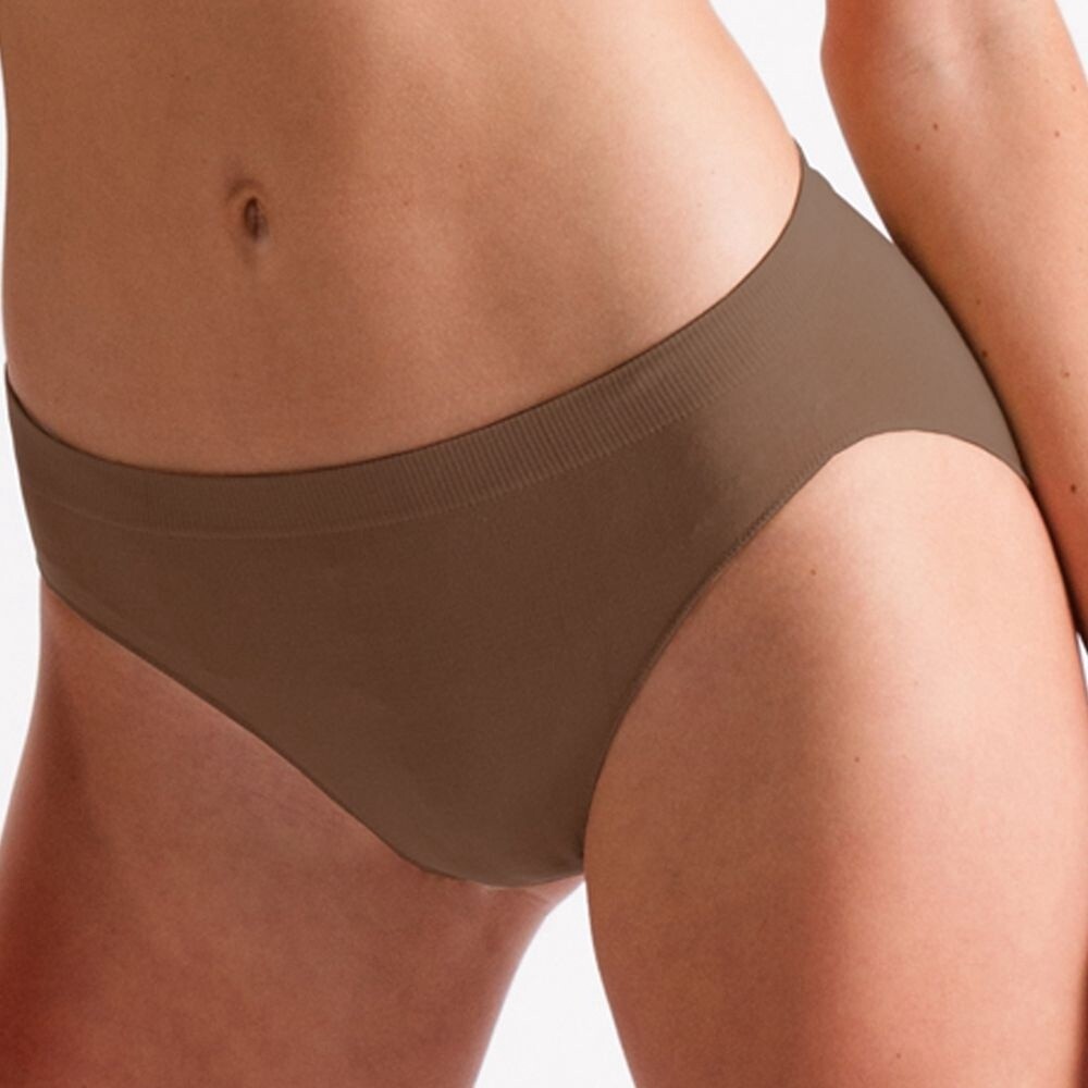 Seamless high cut briefs