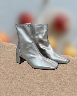 BOTÍN METAL CON TACÓN