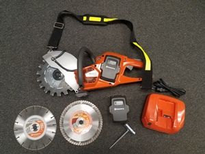 Husqvarna Battery Power Circular Saw Package