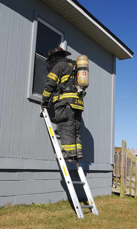 Alco-Lite PWLSeries Pumper Wall Ladders