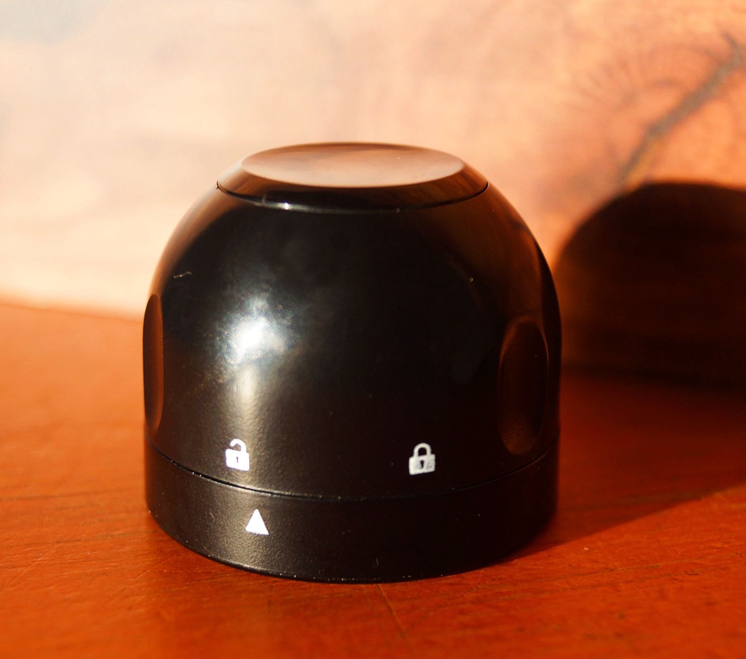 Lockable Champagne Stopper