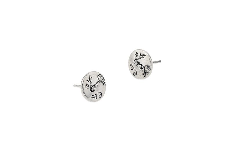 Button Earstuds
