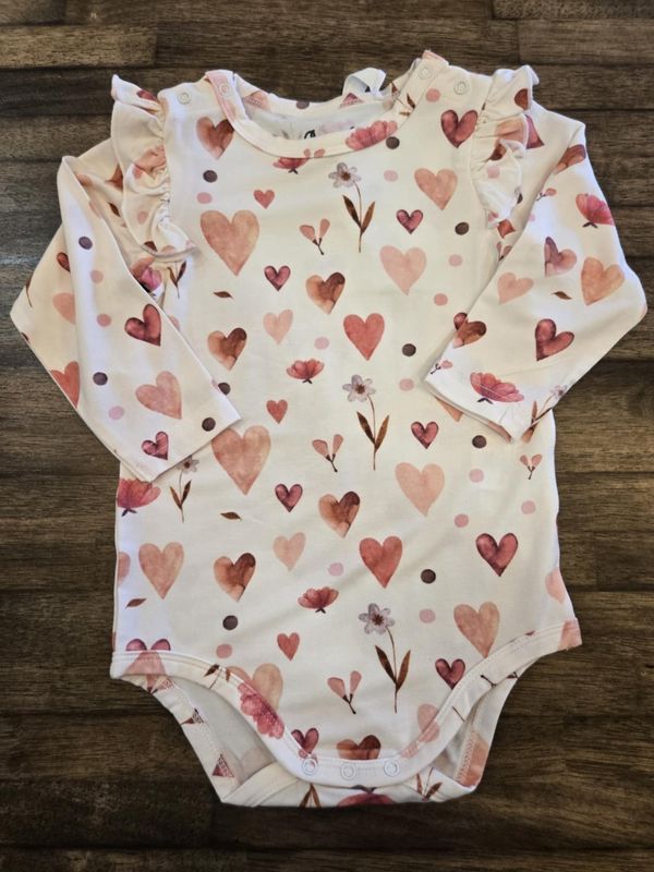 Coccoli Hearts Onesie, Size: 1m