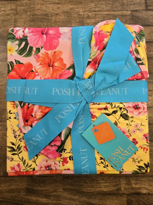 Posh Peanut Blanket Pink Floral
