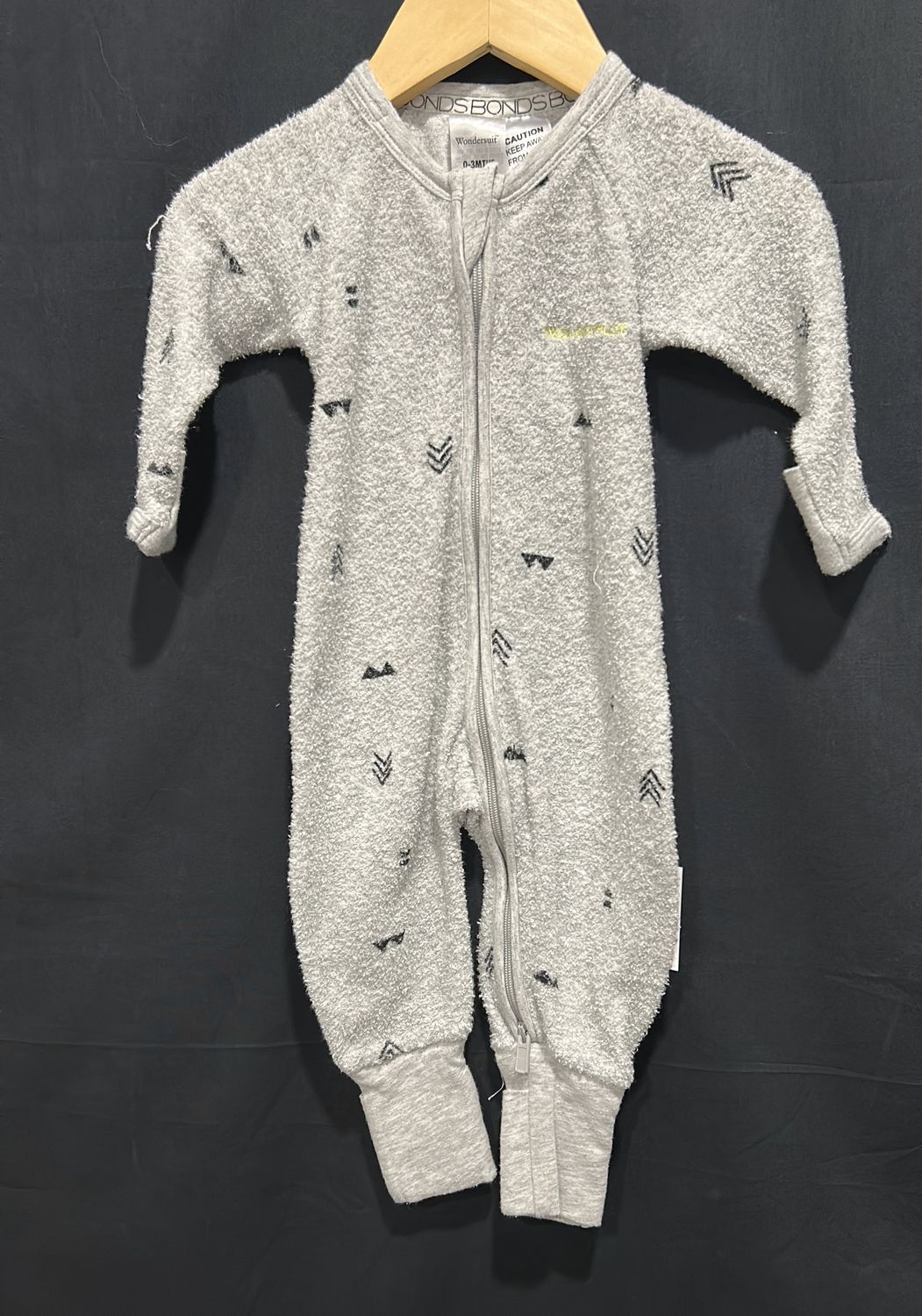 0-3m Bonds Grey Arrow Sleeper