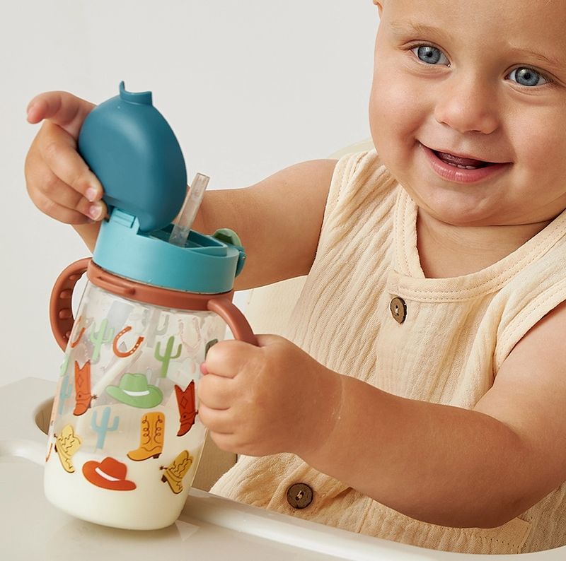 Itzy Sips Straw Cup Giddy Up!