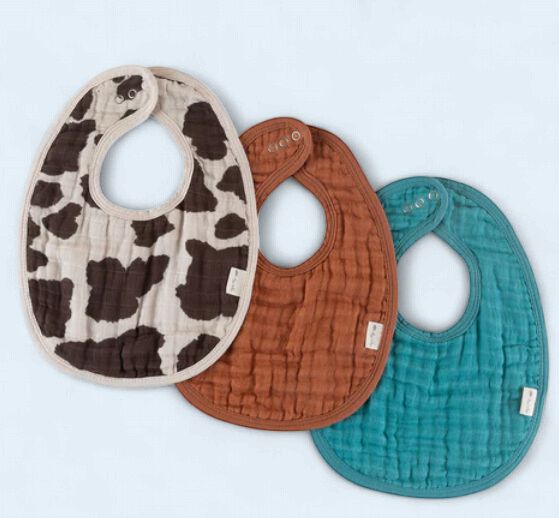 Itzy Bib