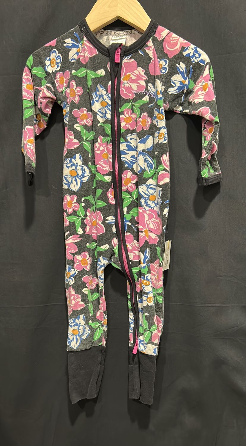 Used 6-12m Bonds Black Floral Sleeper